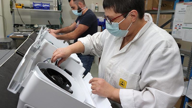 Fabrication des purificateurs d'air professionnels EOLIS AIr Manager de NatéoSanté au sin de l'usine QUASAR CONCEPT à Avrillé